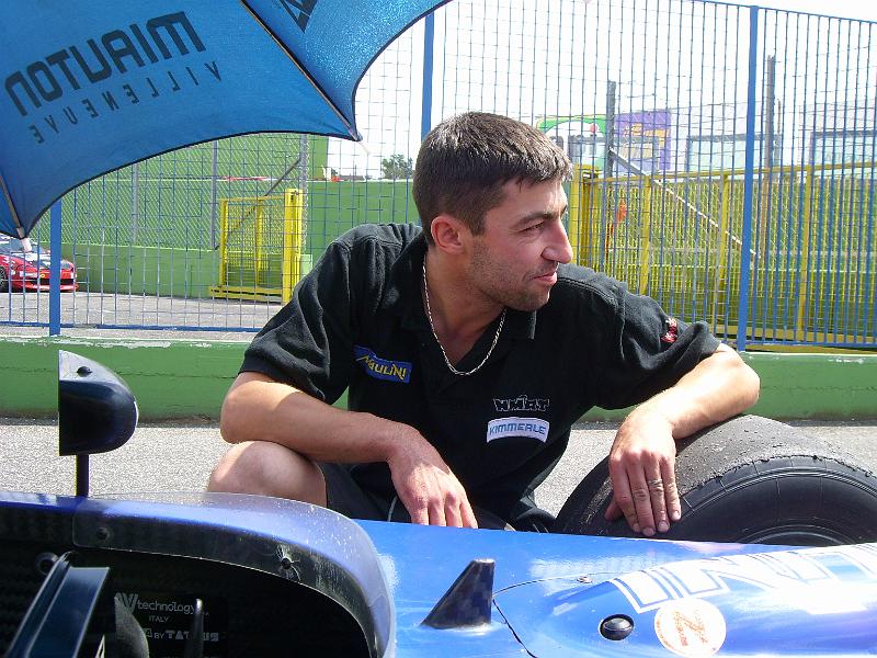 SL701999.JPG